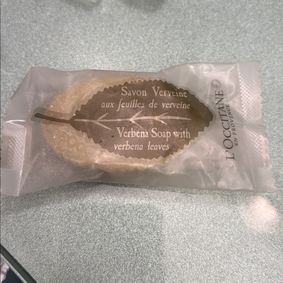 L'Occitane Travel Set - Picture 6 of 7